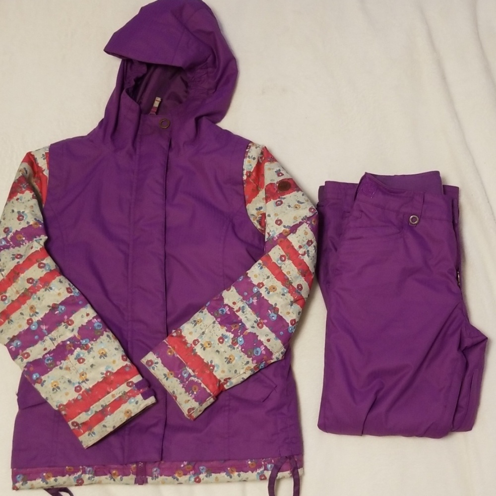 Roxy snow suit